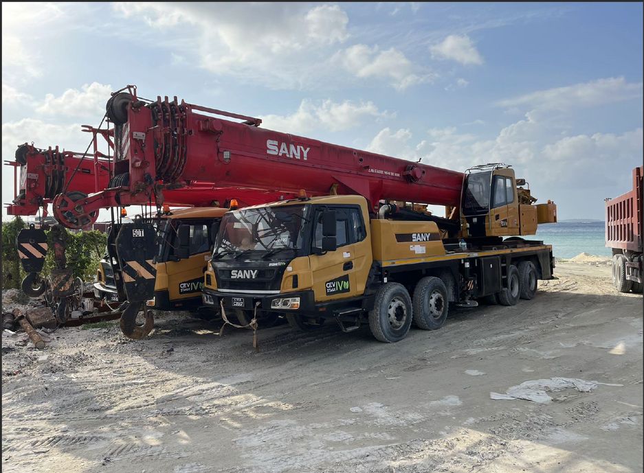 50-tonne truck crane on a beach site